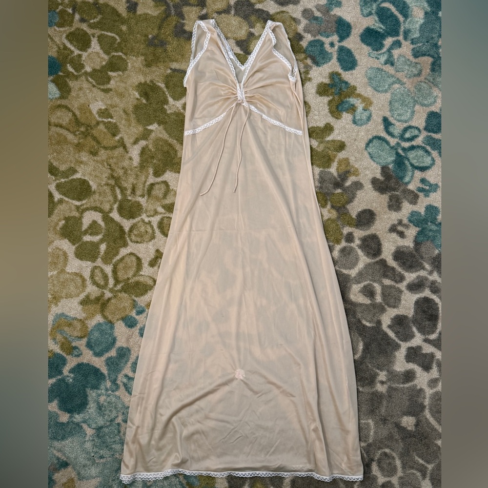 Vintage 70’s Beige Nightgown with Lace Trim
